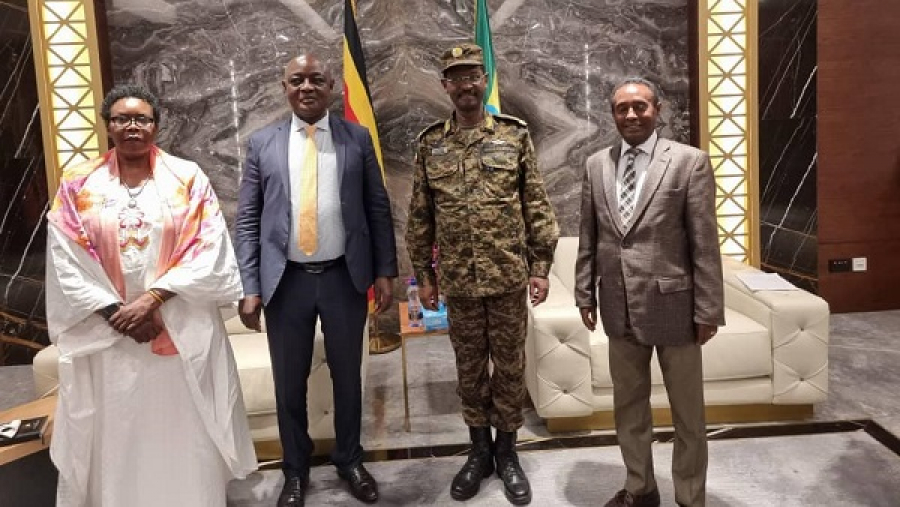 وزير الدفاع الاوغندي: ينفي بأن قوة معادية لإثيوبيا تتلقى تدريب في أوغندا
