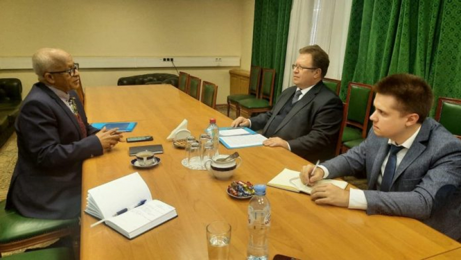 سفير أثيوبيا لدى روسيا يحث المجتمع الدولي للضغط على الجماعة الإرهابية لوقف العدائيات والتفاوض