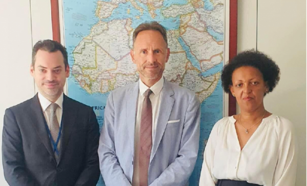 سفيرة إثيوبيا لدى دول البنلوكس تطلع رئيس شعبة دائرة العمل الخارجي الأوروبيعلى الوضع الحالي