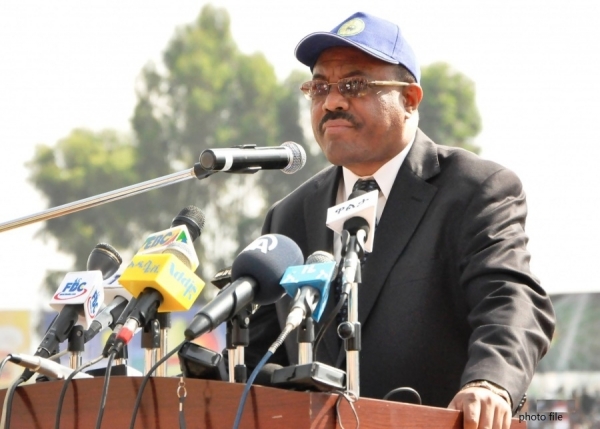 رئيس الوزراء يدعو الإثيوبيين إلى العمل لتحقيق النهضة