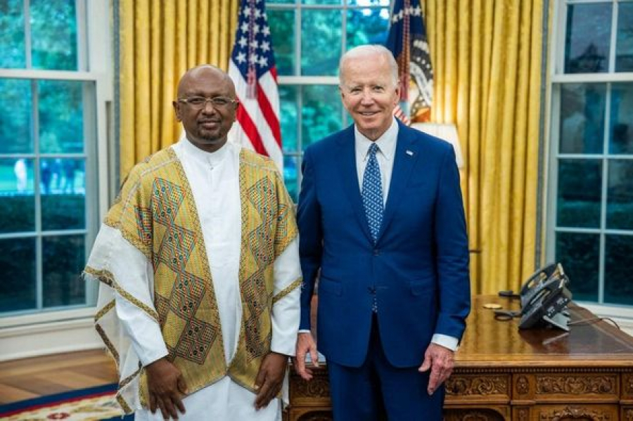 السفير الاثيوبي لدى الولايات المتحدة يقدم أوراق اعتماده إلى الرئيس جو بايدن