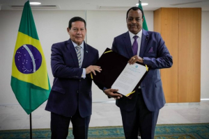 سفير إثيوبيا لدى البرازيل يسلم أوراق اعتماده إلى نائب رئيس البرازيل