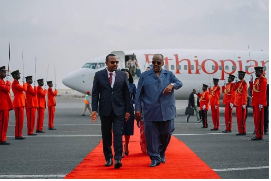 وصول رئيس الوزراء والسيدة الأولى إلى جيبوتي