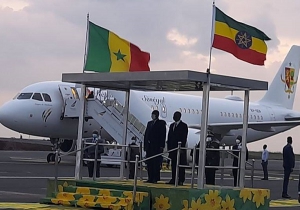 الرئيس السنغالي يصل إلى أديس أبابا لحضور حفل تشكيل الحكومة الإثيوبية الجديدة