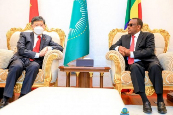 وصل وزير الخارجية الصيني تشين قانغ إلى أديس أبابا في زيارة رسمية