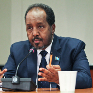 رئيس الوزراء يهنئ الشيخ محمود على انتخابه رئيسا للصومال