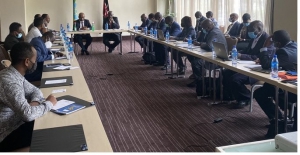 وزير المياه والري والطاقة الاثيوبي يناقش مع وزير الطاقة الكيني