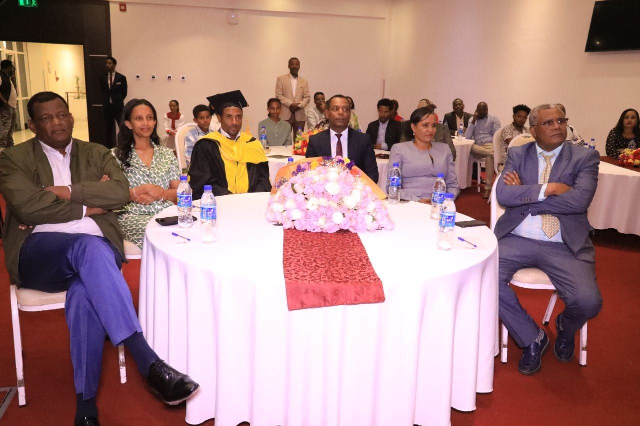 Atileet Qananiisaa Baqqalaa doktara Kabajaa Yuunivarsiitii Arsiirraa ...