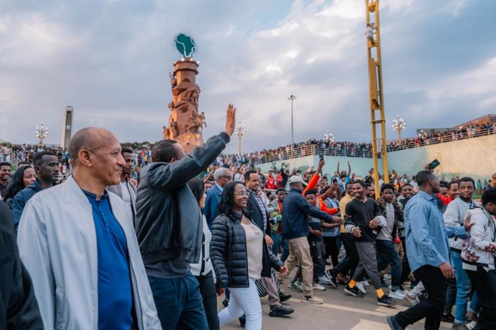 رئيس الوزراء يكشف عن الانتهاء من تطوير ممر طرق بيسا وأرات كيلو - ENA ...