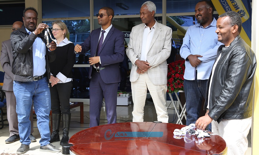 German-funded Combine Harvesters Handed Over to Lease Finance Customers